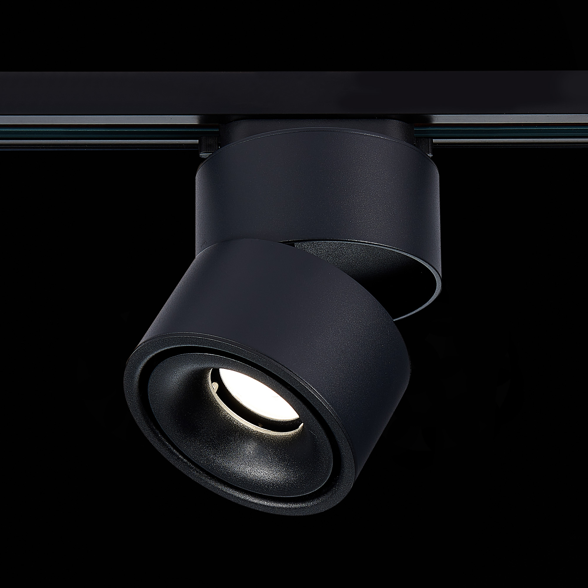ST652.446.12 Св-к трек. Черный LED 1*12W 4000K 1 000Lm Ra>90 36° IP20 D100xH136 170-240VV Однофазная трековая система