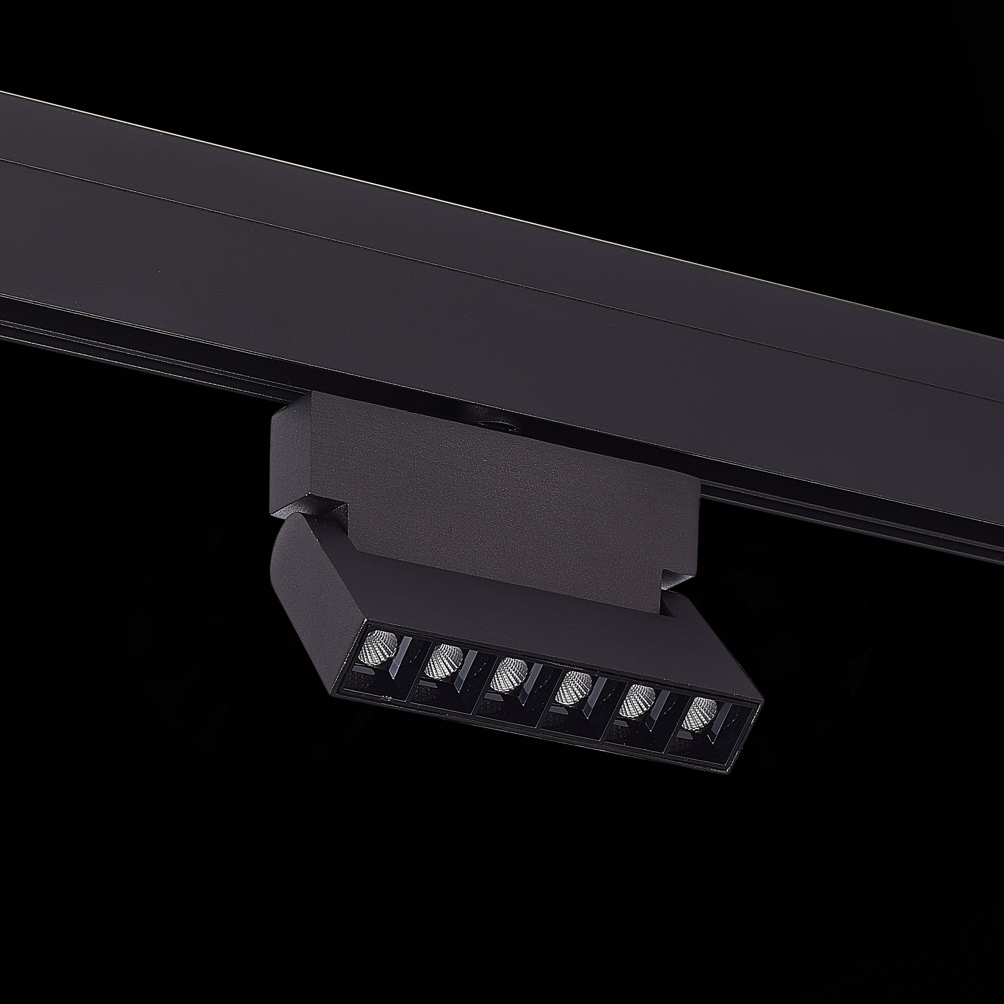 ST362.436.06 Магнитный трековый светильник Черный LED 1*6W 3000K 532Lm Ra>80 36° IP20 L120xW22xH134 48V SKYLINE 48